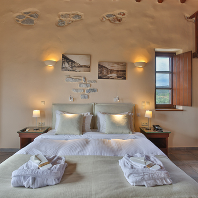 room-gallery/superior-room/superior-room03b